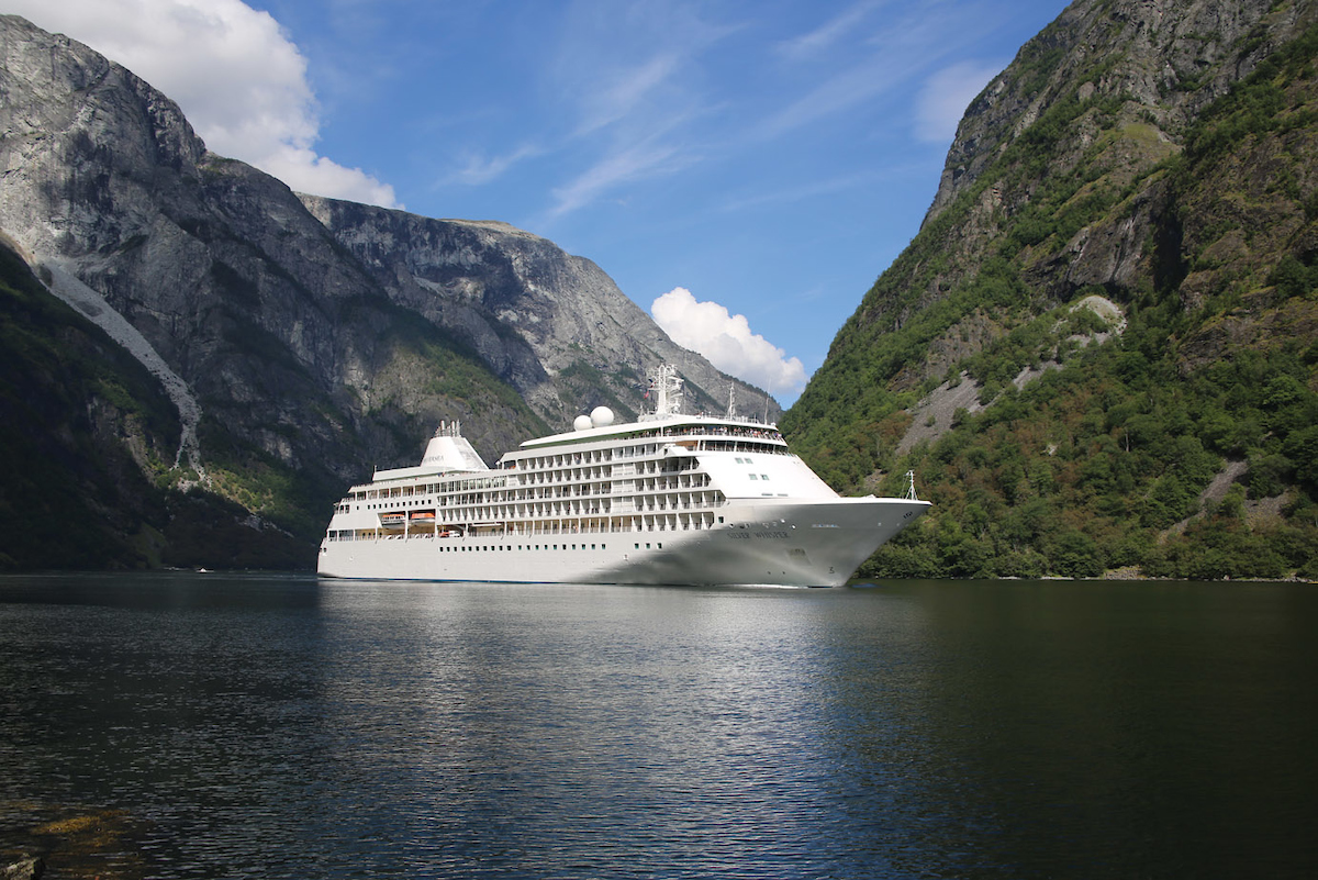 Silver Wisper | Norwegische Fjorde @Tomas Ostberg